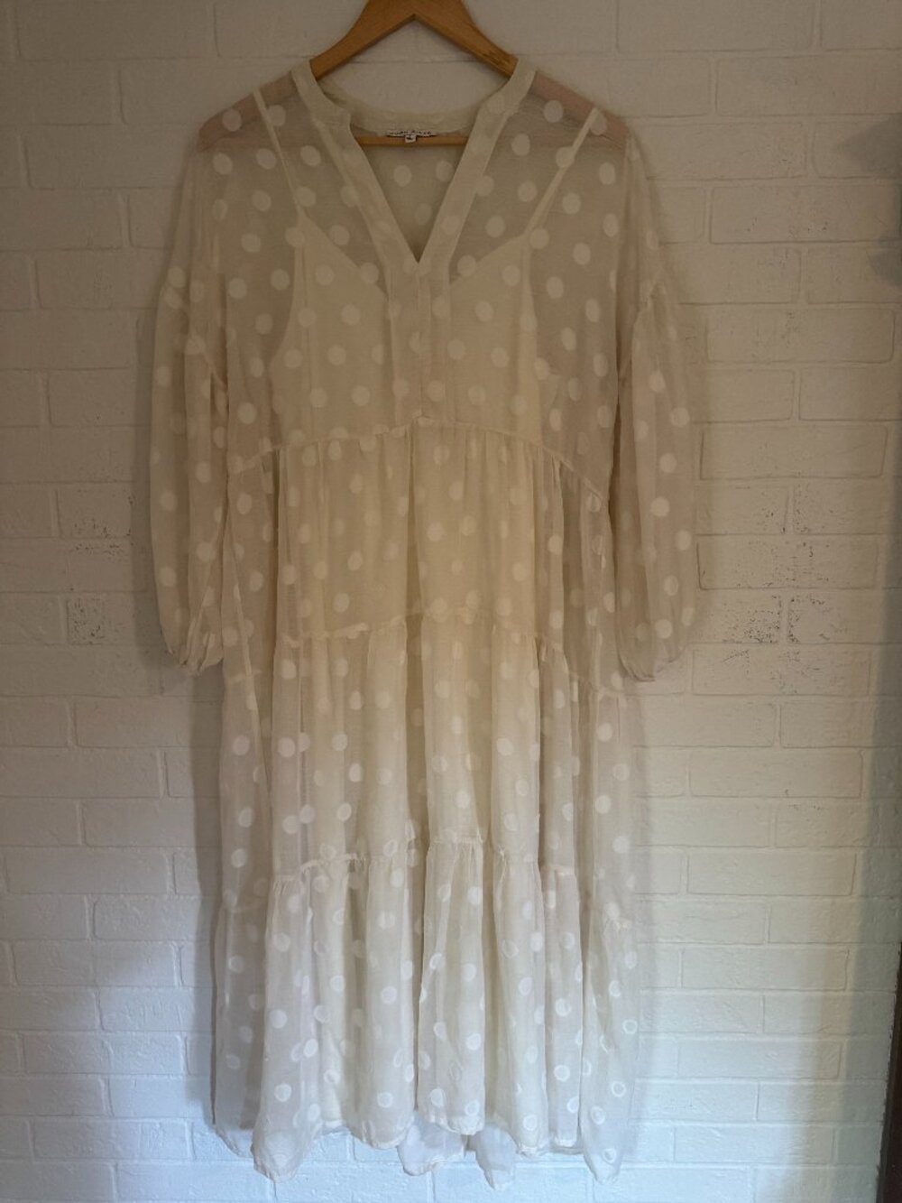 Moon River Ivory Polka Dot Sheer Tiered Dress Size S 372GY-closet